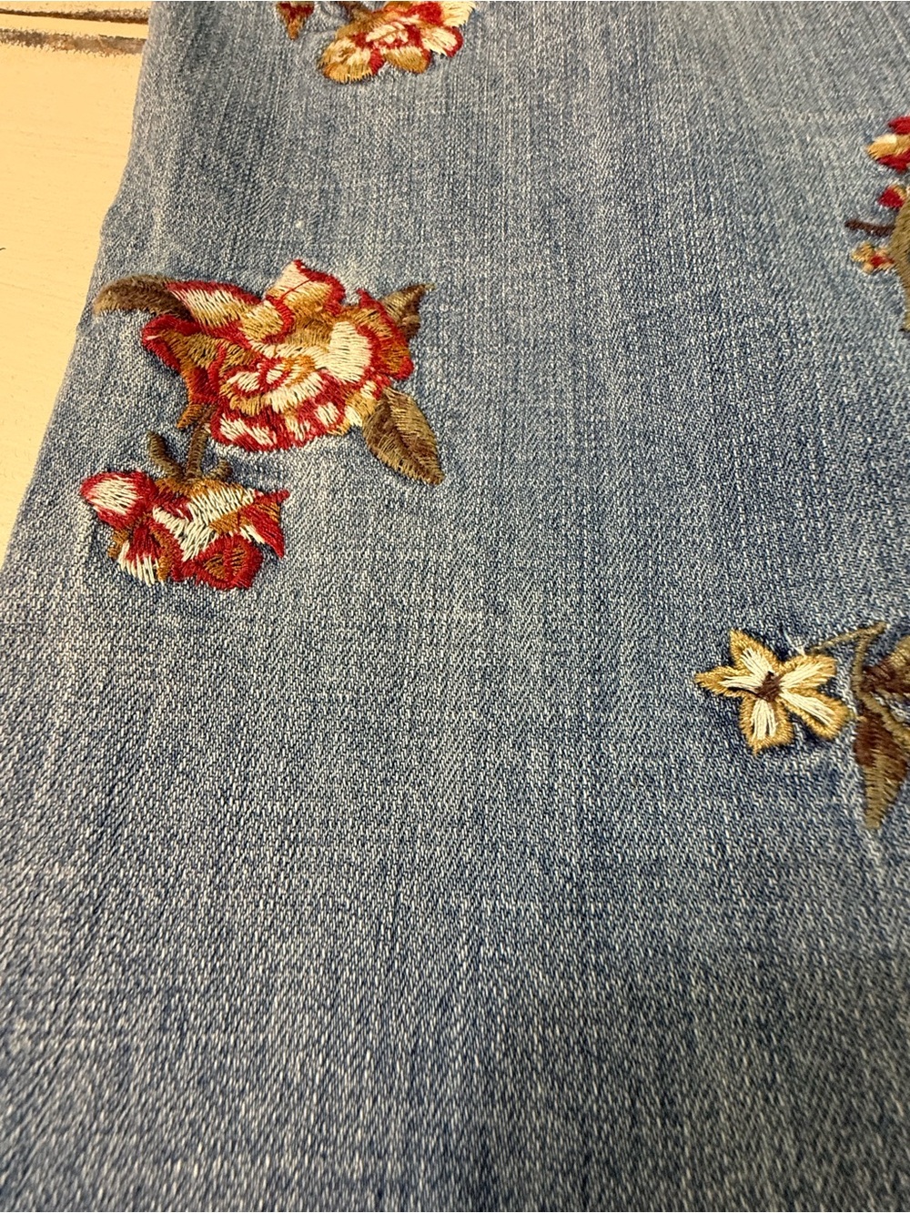 Laurie Felt Los Angeles Classic Slim Leg Embroidered Jeans – Size 8 - Picture 7 of 13